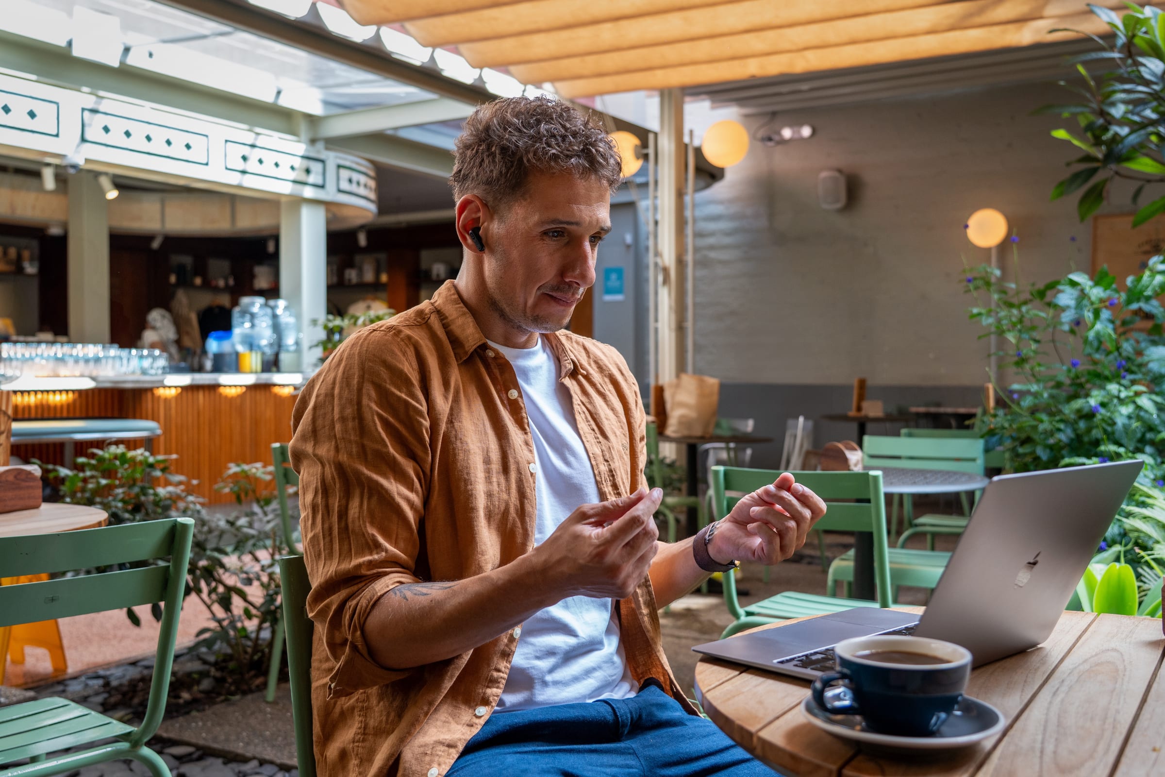 A 1on1 call now starts with solving instead of onboarding - clients arrive fluent in the framework